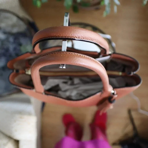 Kate Spade EUC Beautiful Pebble Leather Tote - Picture 5 of 16